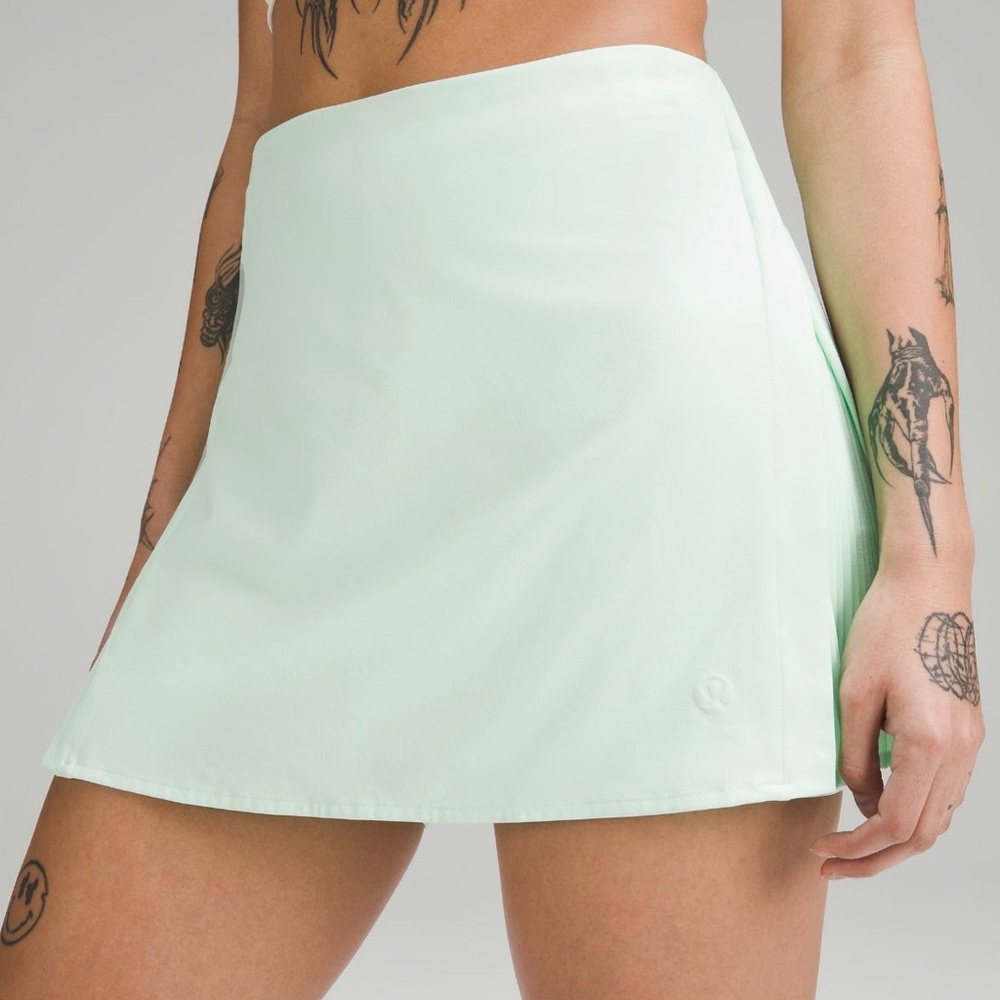 Lululemon tennis skirt - size 10